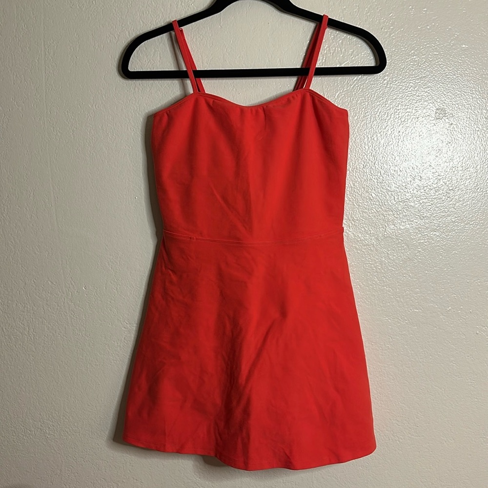 NWT ALO Alosoft Courtside Tennis Dress (Hot Summer)